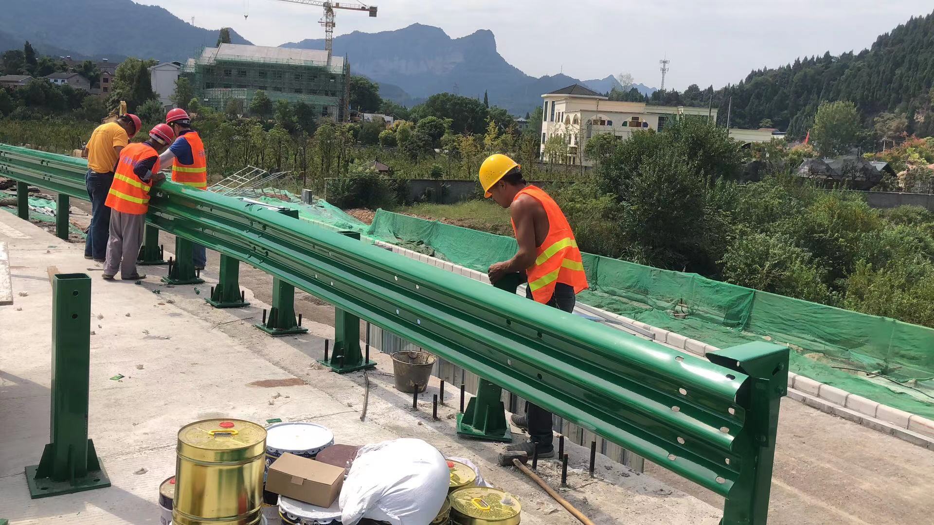 诸暨市乡村公路波形护栏热镀锌波形护栏 - 推荐